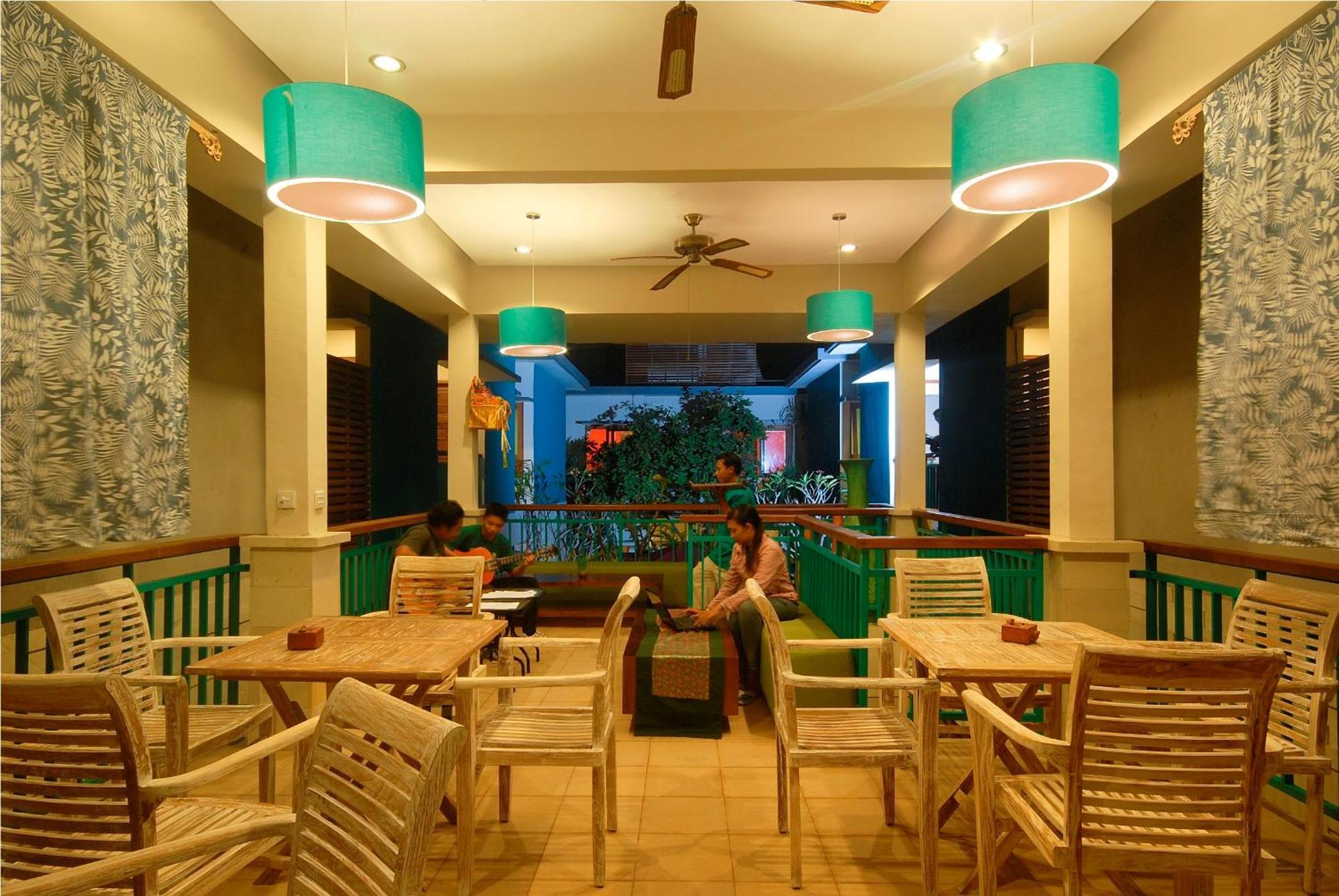 The Green Zhurga Suite Kerobokan  Luaran gambar