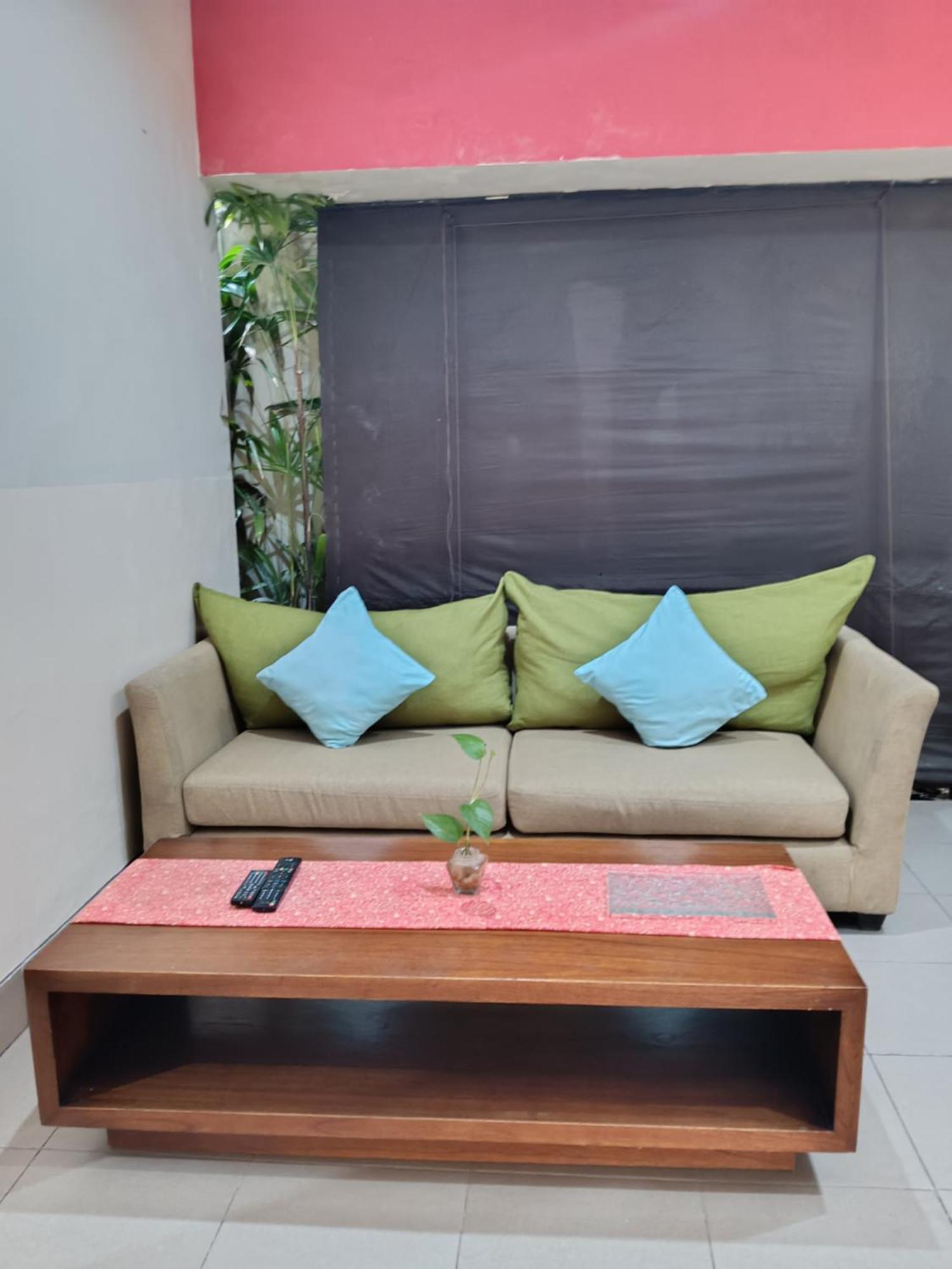 The Green Zhurga Suite Kerobokan  Luaran gambar